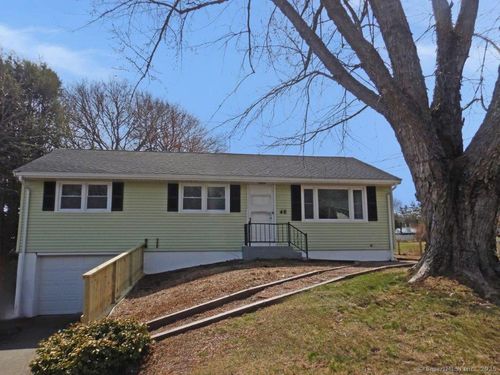 48 W Vine St, Pawcatuck, CT, 06379-1509 | Card Image