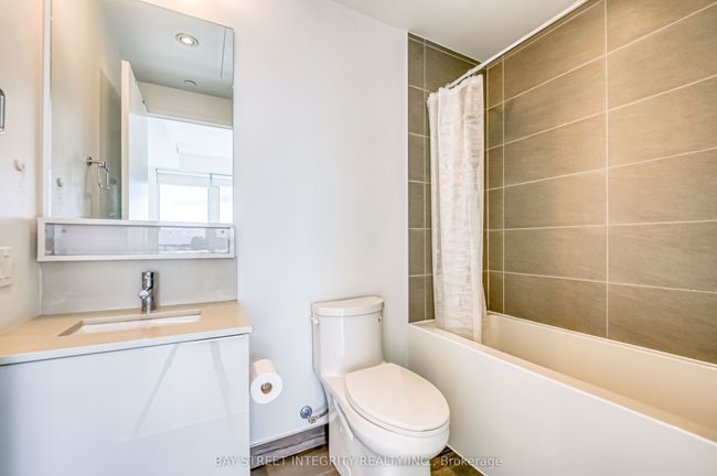 3205 - 5 Buttermill Ave, Condo with 2 bedrooms, 2 bathrooms and null parking in Vaughan ON | Image 15