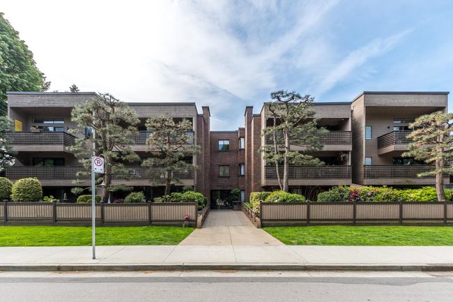 206 - 1750 W 10 Th Avenue, Condo with 2 bedrooms, 1 bathrooms and 2 parking in Vancouver BC | Image 3