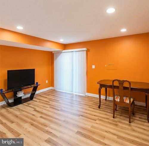 15306 Bronco Way, Dale City, VA, 22193-8500 | Card Image
