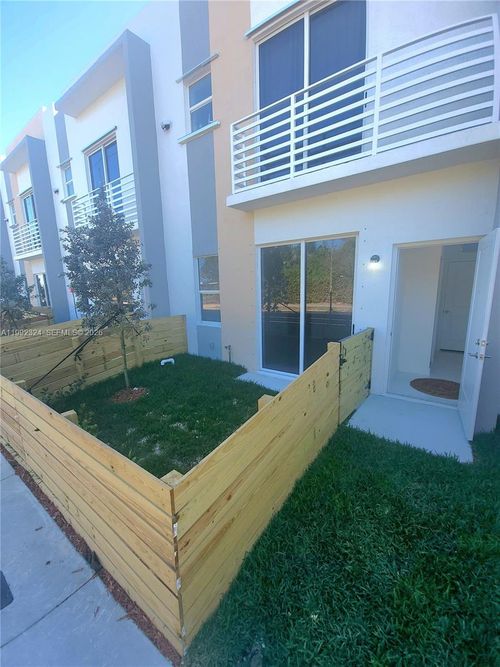 unit-9-24600 Sw 129th Ave, Homestead, FL, 33032-4140 | Card Image