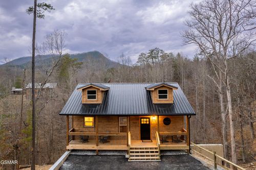 1523 Bluff Ridge Rd, Sevierville, TN, 37876-2682 | Card Image