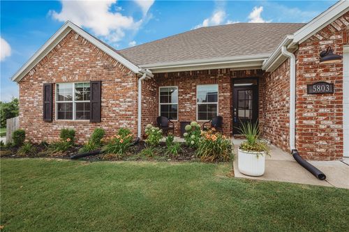 5803 W Poison Springs Dr, Fayetteville, AR, 72704-5028 | Card Image