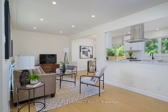 1666 Fisher Ave, House other with 3 bedrooms, 2 bathrooms and 3 parking in Ottawa ON | Image 4