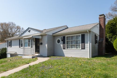 143 Beth Ln, Waterbury, CT, 06705-2522 | Card Image