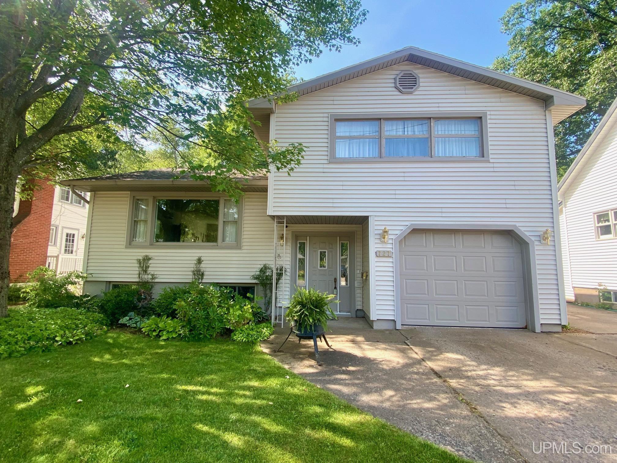 Magnetic St, Marquette, MI 49855