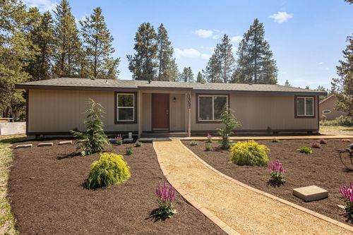 16093 Blackfeather Ln, La Pine, OR, 97739-9920 | Card Image