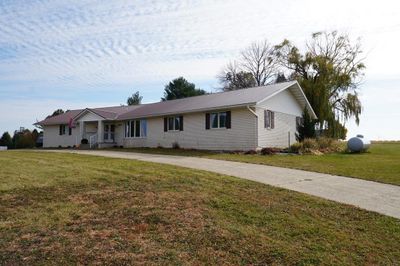 2602 Wandering Acres Drive, House other with 4 bedrooms, 4 bathrooms and null parking in Charles City IA | Image 2