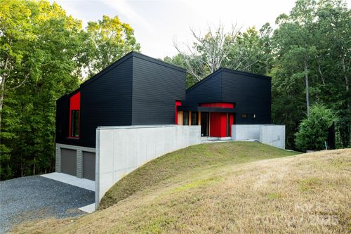 386 Squirrel Ln, Lake Wylie, SC, 29710-8057 | Card Image