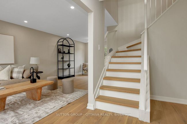 1633 Bottriell Way, House other with 5 bedrooms, 3 bathrooms and 4 parking in Orléans ON | Image 4