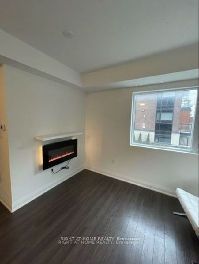 702 - 5309 Highway 7, Condo with 1 bedrooms, 1 bathrooms and 1 parking in Vaughan ON | Image 4