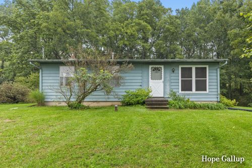 2648 Walnut Dr, Ionia, MI, 48846-8701 | Card Image