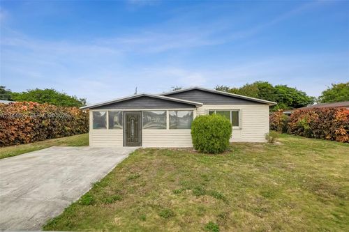 746 Nw 3rd St, Florida City, FL, 33034-3233 | Card Image