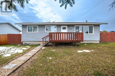 4901 51 St, House other with 4 bedrooms, 2 bathrooms and 2 parking in Valleyview AB | Image 1