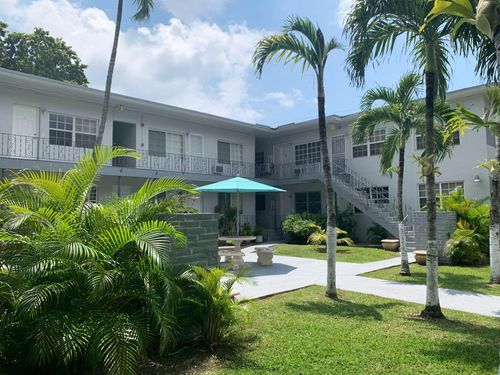 15-555 Sw 16th Avenue, Miami, FL, 33135 | Card Image
