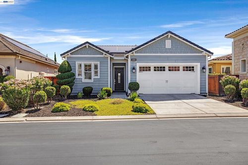 1810 Moscato Pl, Brentwood, CA, 94513-5270 | Card Image