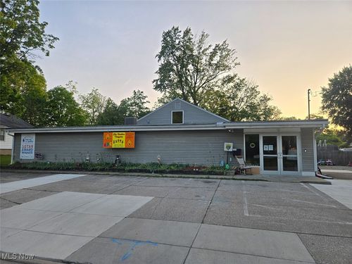 131 N East St, Medina, OH, 44256-1905 | Card Image