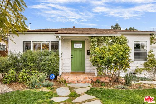 1024 N Naomi St, Burbank, CA, 91505-2339 | Card Image