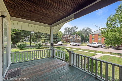 918 Saint Louis St, Ferndale, MI, 48220-2421 | Card Image