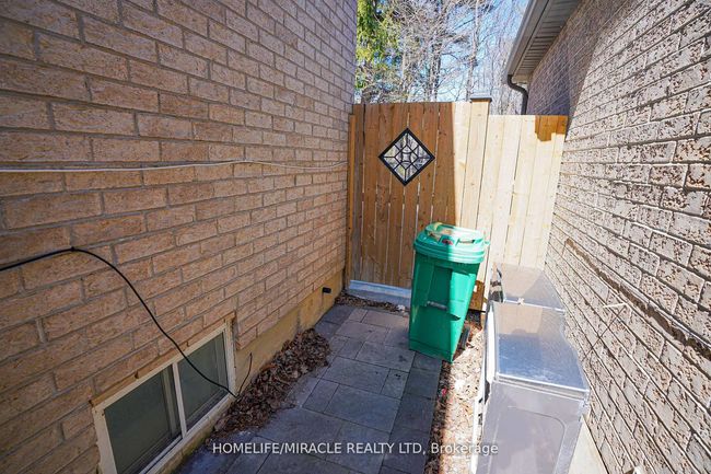 23 Hollowgrove Blvd, House other with 6 bedrooms, 5 bathrooms and 4 parking in Brampton ON | Image 45