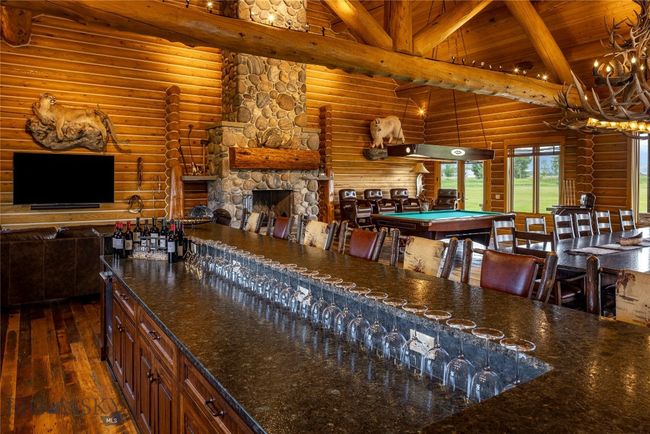 Entertainment Center-Kitchen & Bar | Image 57