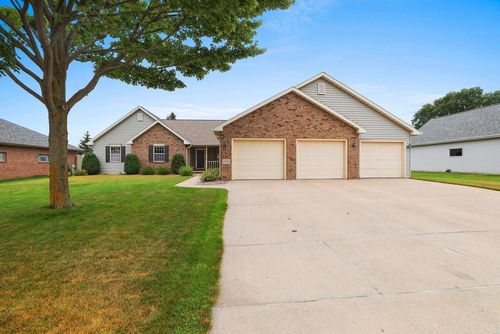 2767 Englewood Road, GREEN BAY, WI, 54311 | Card Image