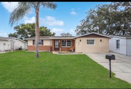 9040 Lunar Ln, PORT RICHEY, FL, 34668-5130 | Card Image