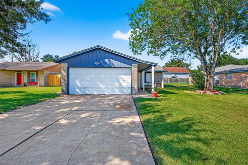 229 Austin St, Angleton, TX, 77515-4101 | Card Image