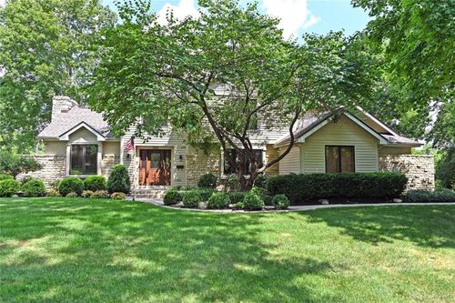 325 Trailwoods Dr, Dayton, OH, 45415-2618 | Card Image