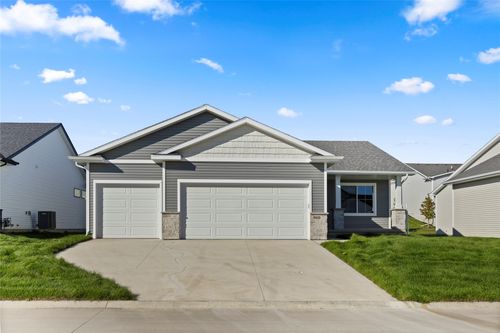 9405 Modena Ln, West Des Moines, IA, 50266-8795 | Card Image