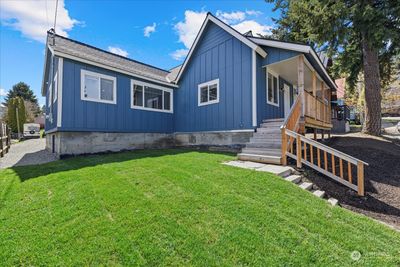 206 W Dakota Avenue, House other with 3 bedrooms, 1 bathrooms and null parking in Roslyn WA | Image 1