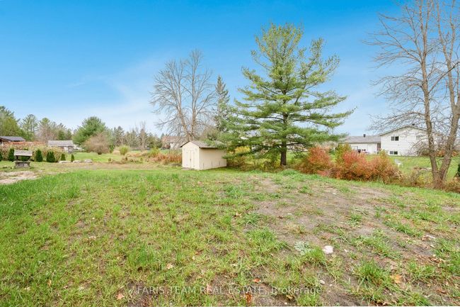 27 Leisure Crt, House other with 3 bedrooms, 1 bathrooms and 4 parking in Coldwater ON | Image 17