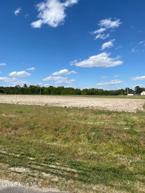 107 Amber Ct, Whitakers, NC, 27891-8525 | Card Image