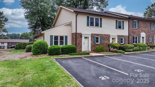 apt-21-1330 5th St Ne, Hickory, NC, 28601-2045 | Card Image