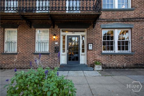 f1-219 Abercorn St, savannah, GA, 31401-4052 | Card Image