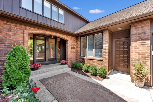 3139 Middlegate Dr Se, Grand Rapids, MI, 49546-7011 | Card Image