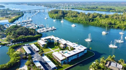 212-200 Greytwig Rd, Vero Beach, FL, 32963-1549 | Card Image