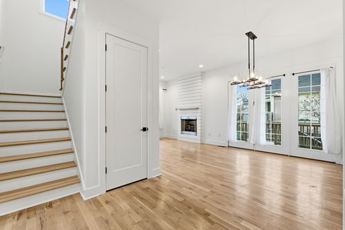 131 Fain St, Nashville, TN, 37210-2846 | Card Image