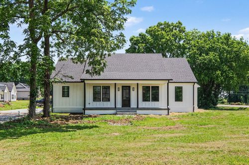 1798 Twin Caves Dr, Lewisburg, TN, 37091-6284 | Card Image