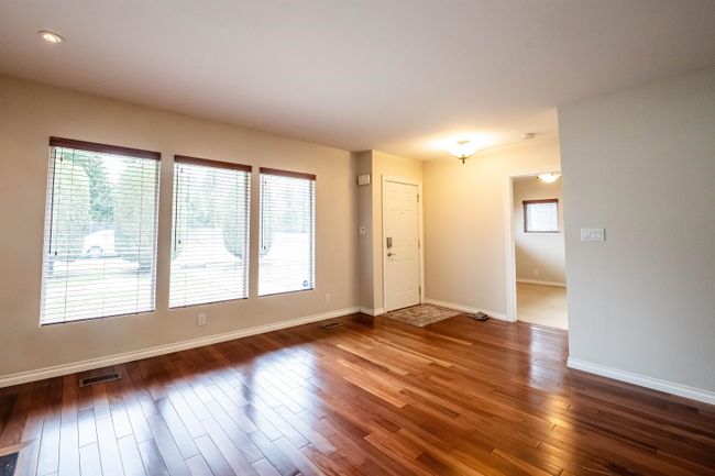 8607 10 Th Avenue, House other with 2 bedrooms, 2 bathrooms and 3 parking in Burnaby BC | Image 3