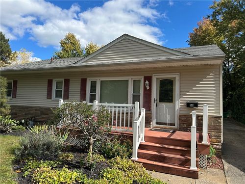146 Garfield Dr, Painesville, OH, 44077-1437 | Card Image