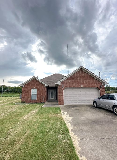 308 Meredith Dr, Muscle Shoals, AL, 35661-1465 | Card Image