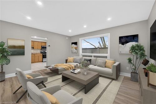 65 Woodman Dr S, Hamilton, ON, L8K4E2 | Card Image