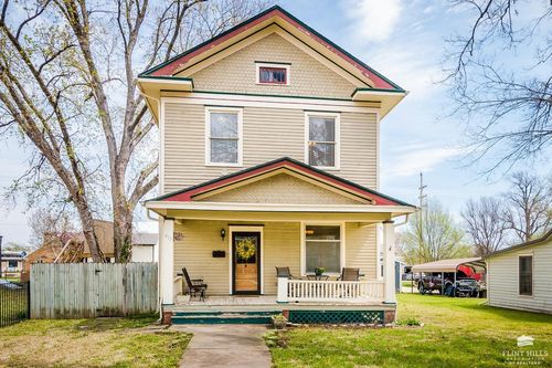 410 Poplar St, Wamego, KS, 66547-1447 | Card Image