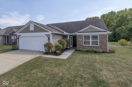 6129 Green Glade Dr, Whitestown, IN, 46075-9767 | Card Image