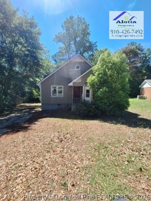110 Bruce Ln, Spring Lake, NC, 28390-3218 | Card Image