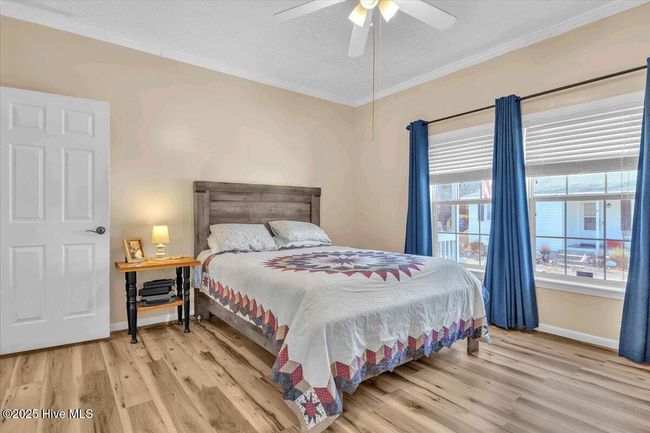 PRIMARY BEDROOM | Image 13