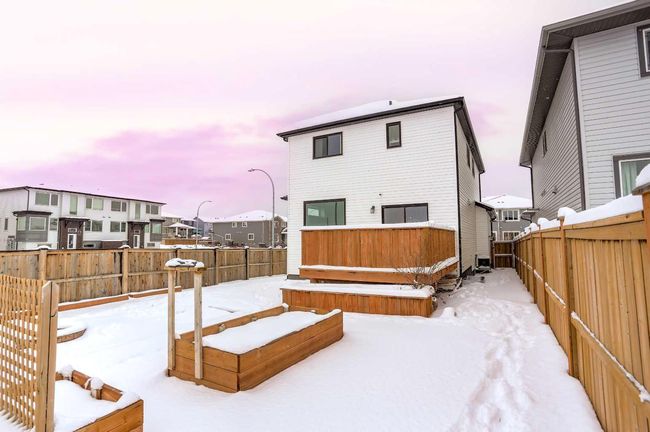 402 Bluebell Lane W, Home with 3 bedrooms, 2 bathrooms and 4 parking in Lethbridge AB | Image 4