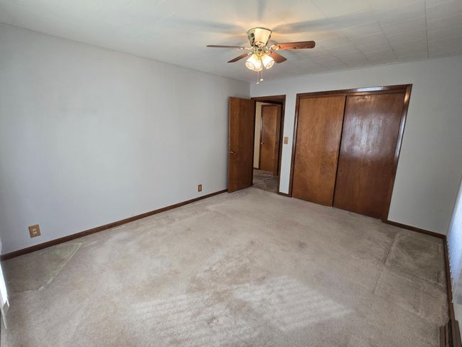 Primary SE bedroom | Image 12