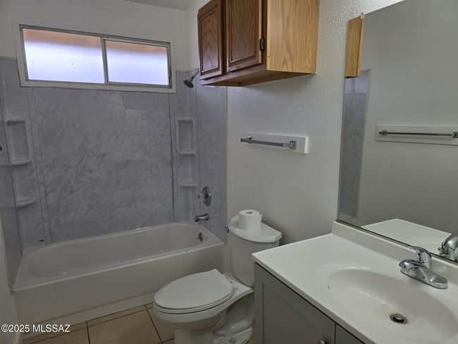 Hall Bath | Image 13